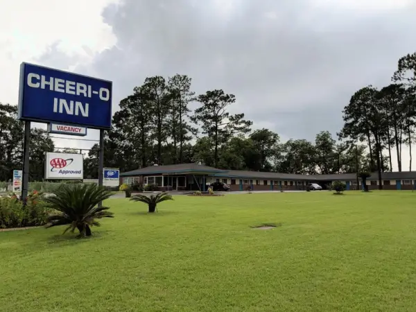 Cheerio Inn - Glennville 10